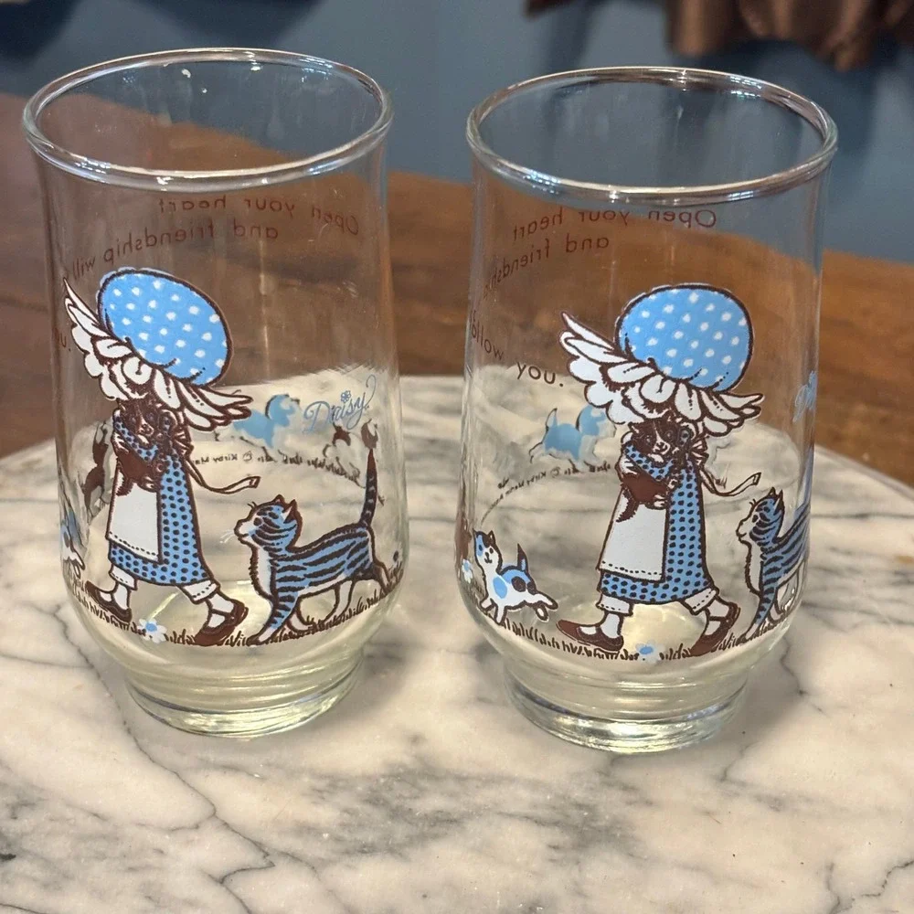 2pc VTG 1974 Kirby Martin Daisy Holly Hobbie‎ 12oz Juice Glass Blue Kittens Cats